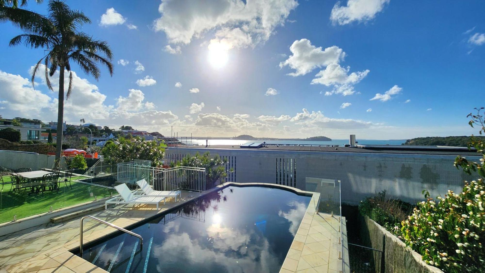 オークランド Orakei Grandeur Mansion With Sea Views & Poolヴィラ エクステリア 写真